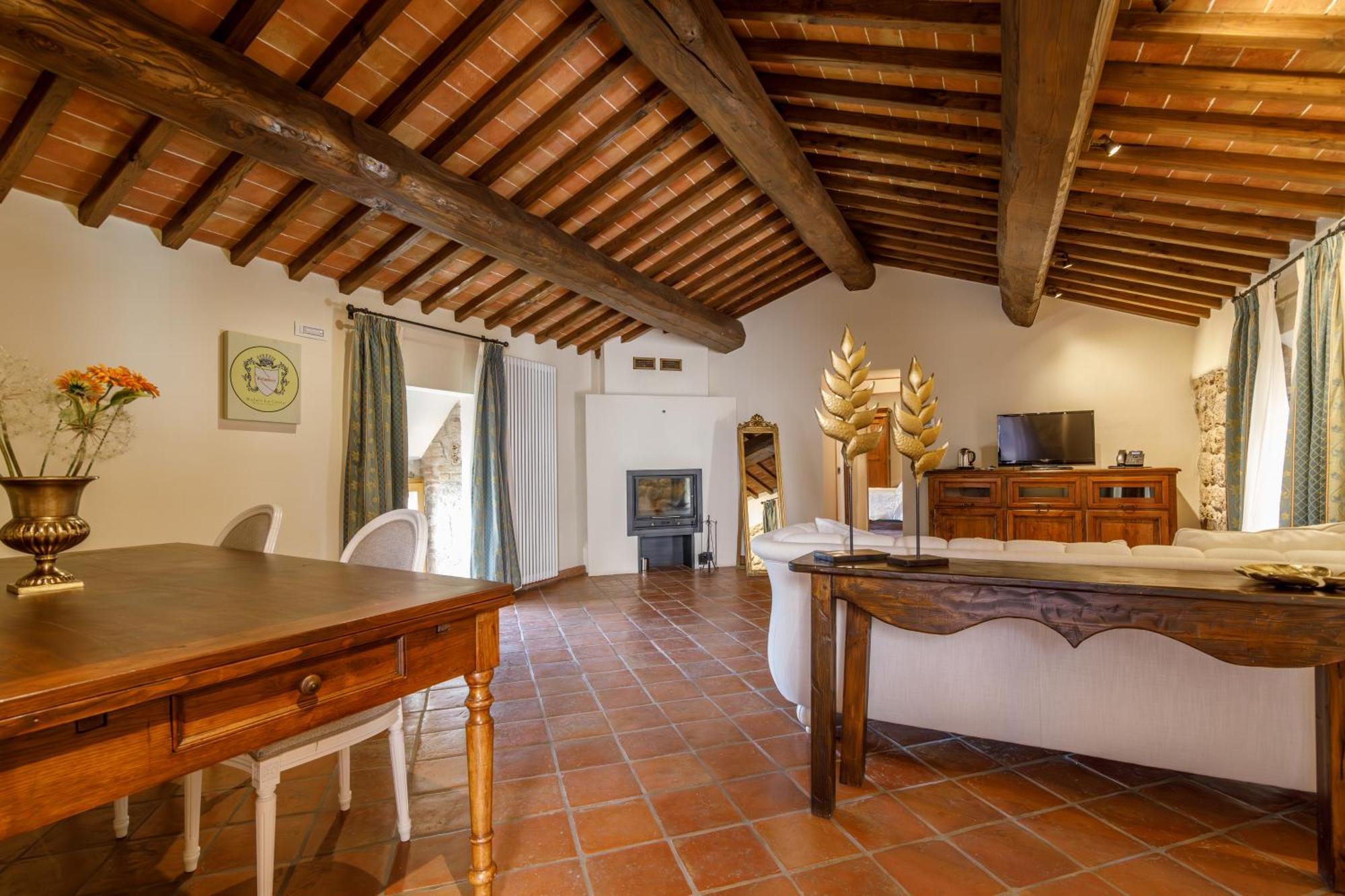 Relais La Costa Historical Residence Monteriggioni Bagian luar foto