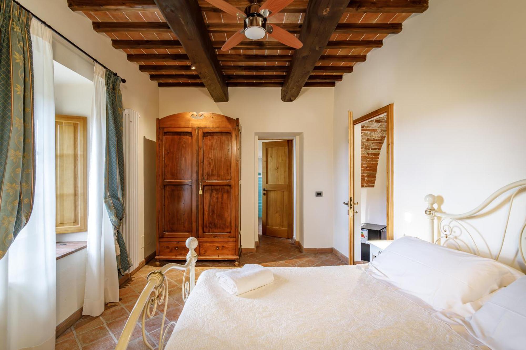 Relais La Costa Historical Residence Monteriggioni Bagian luar foto