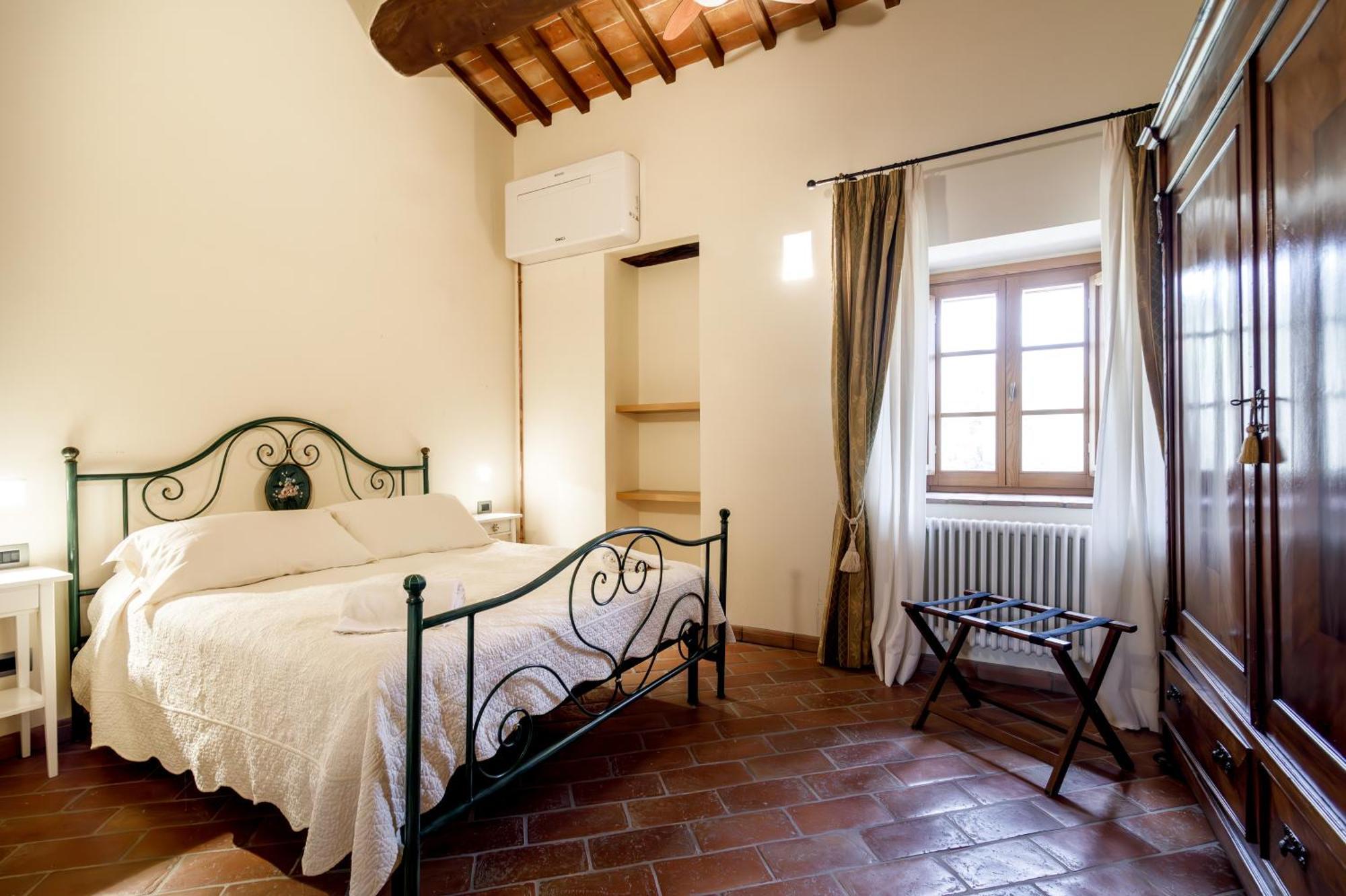 Relais La Costa Historical Residence Monteriggioni Bagian luar foto