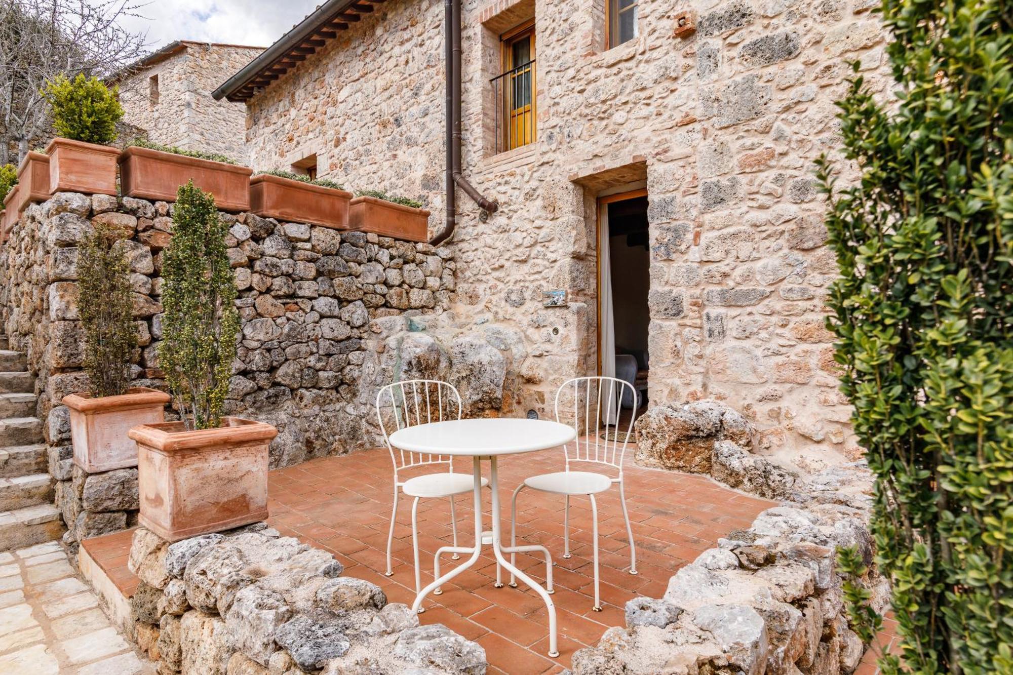 Relais La Costa Historical Residence Monteriggioni Bagian luar foto